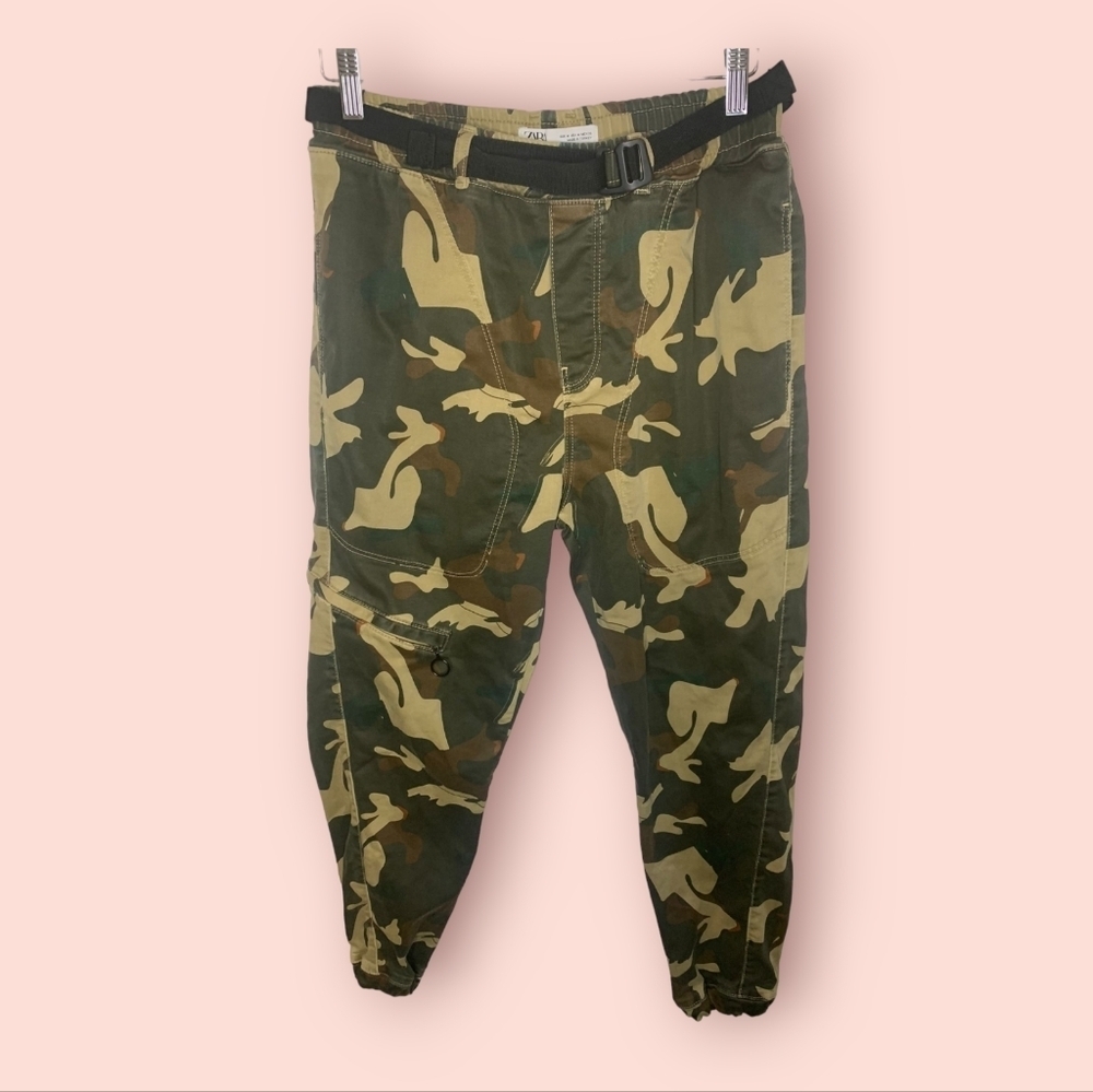Zara Camouflaged Joggers  Size:M